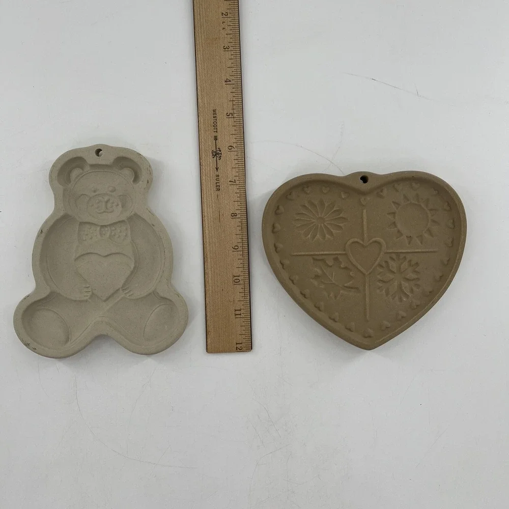 2 Pc Lot Pampered‎ Chef Heart & Bear Cookie Chocolate Mold Stoneware Bakeware